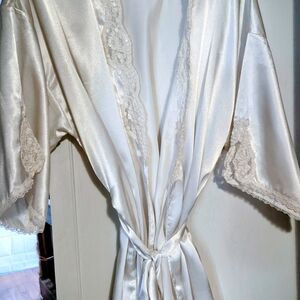 Victoria's Secret Cream Robe With Teddy And Garter